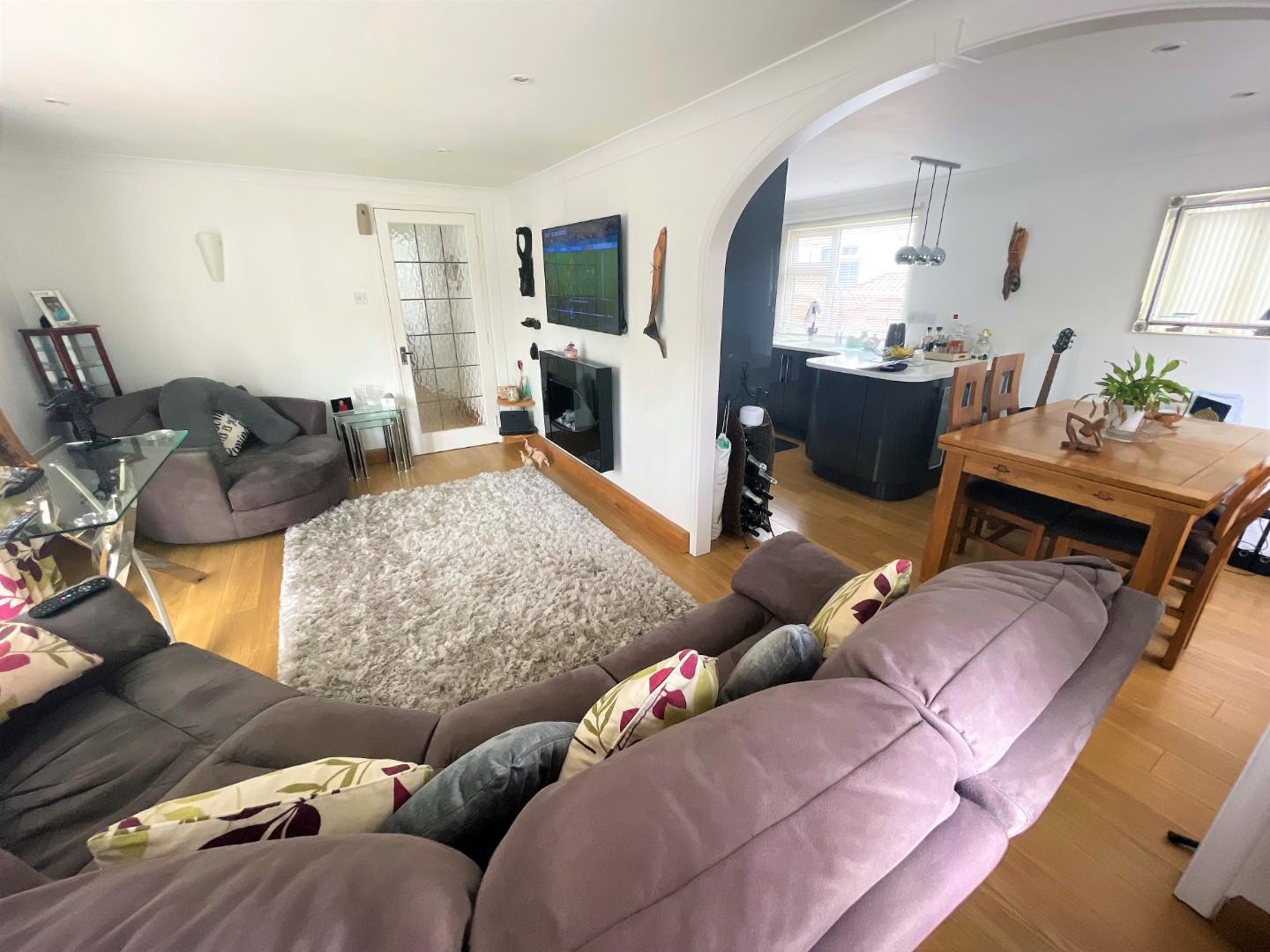 Mill Gardens, Blackpill, Swansea, £165,000 Dawsons Property